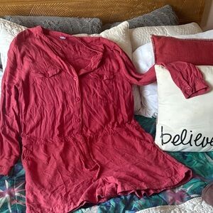 Old Navy Coral Button-Up Top